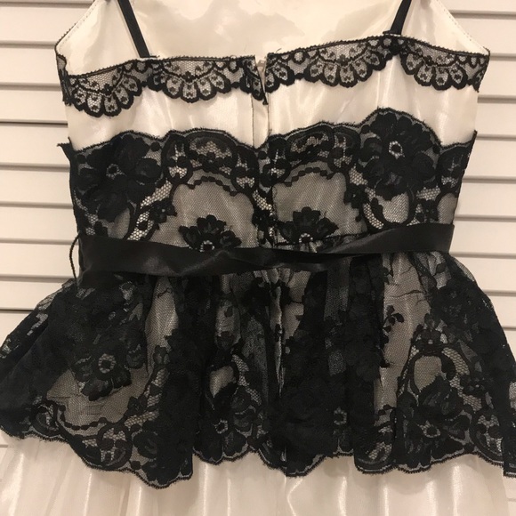 Girls Jessica McClintock dress - Picture 4 of 8